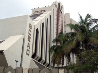 togo-des-reserves-bancaires-fluctuantes-depuis-janvier-2025-mais-largement-au-dessus-du-seuil-obligatoire