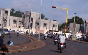 La France soutient le programme de d&eacute;centralisation dans l&rsquo;UEMOA avec un demi-milliard FCFA