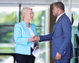 Coop&eacute;ration PAM-Togo : Cindy McCain, nouvelle directrice ex&eacute;cutive, fait le point &agrave; Faure Gnassingb&eacute;