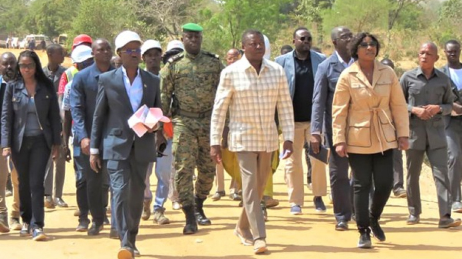 Construction de 21 ponts modulaires : Faure Gnassingb&eacute; sur le chantier de la K&eacute;ran