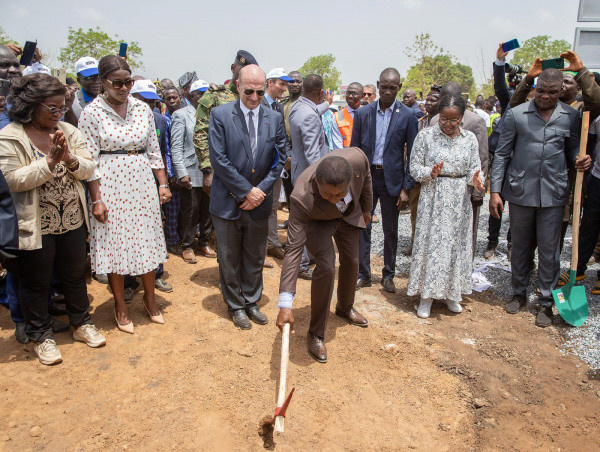 Togo: President Gnassingbé kicks off a nationwide bridge construction project in Kolidè, Plateaux region