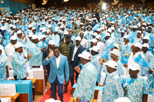 Elections l&eacute;gislatives : les r&eacute;sultats provisoires mettent Unir, le parti au pouvoir "tr&egrave;s" largement en t&ecirc;te