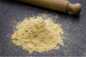 L&rsquo;ANSAT met sur le march&eacute; togolais des sachets de farine de ma&iuml;s bio d&eacute;barrass&eacute; de d&eacute;bris de fer de 1 et 5 kilos &agrave; bas prix