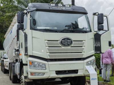 chinese-firm-faw-trucks-enters-togolese-market-with-tailored-commercial-vehicles