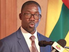 The minister of agriculture wages war against illegal fertilizer traders