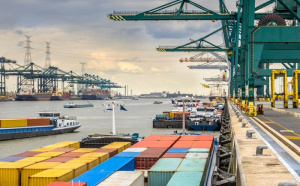 Port de Lom&eacute; : entre 2020 et 2021, le temps d'attente des navires en rade a baiss&eacute; de 5 heures