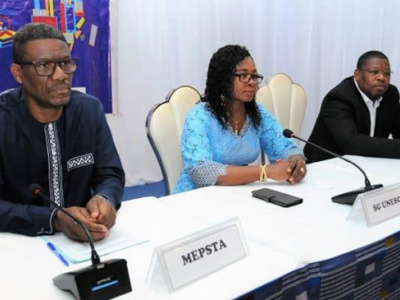 togo-une-strategie-pour-introduire-des-manuels-educatifs-libres-dans-les-ecoles