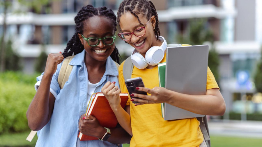 Togo : les r&eacute;sultats des examens d&eacute;sormais accessibles gratuitement via le Web, WhatsApp et Telegram