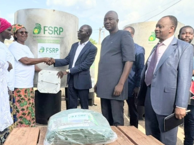 togo-des-cooperatives-feminines-equipees-pour-moderniser-l-etuvage-du-riz