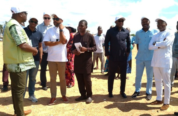 An&eacute;ho : le ministre Kokoroko et la Banque mondiale inspectent les travaux du projet WACA