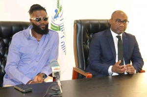 L&rsquo;ex-footballeur Emmanuel Adebayor et l&rsquo;UL signent un accord de partenariat