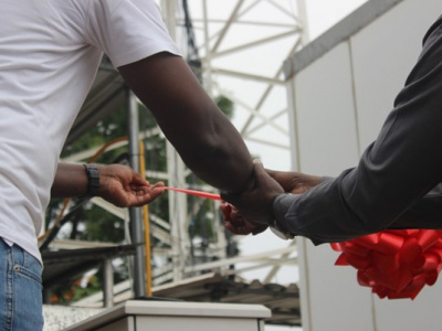 togo-atakpame-accueille-un-point-d-acces-internet-haut-debit-grace-a-ids-technologie-csquared-woezon
