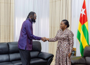 Togo : l&rsquo;Ex-footballeur Sheyi Emmanuel Ad&eacute;bayor annonce la construction de logements sociaux &agrave; Lavi&eacute;