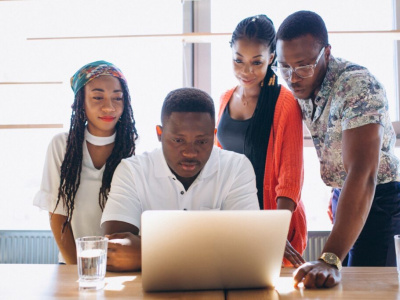 l-universite-de-lome-lance-un-diplome-universitaire-en-entrepreneuriat-une-premiere-sur-le-campus