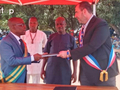 moyen-mono-2-french-metropolitan-authority-sign-agreement-to-support-urban-services