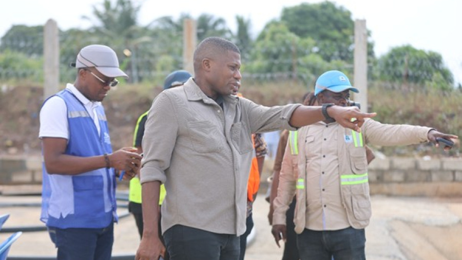 Inondations &agrave; Lom&eacute; : les autorit&eacute;s inspectent les bassins et dispositifs d&rsquo;assainissement