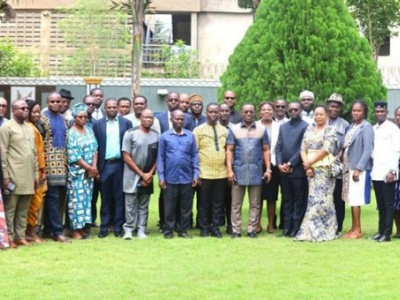 acces-a-l-eau-potable-le-togo-se-dote-d-une-strategie-d-engagement-des-citoyens