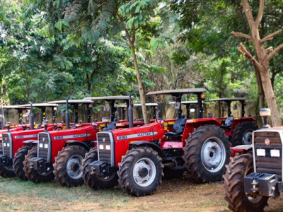 togo-le-gouvernement-deploie-des-tracteurs-pour-soutenir-la-mecanisation-agricole
