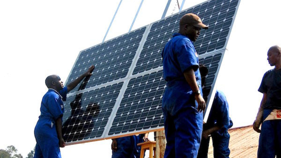 Solaire: la Banque Mondiale finance un projet d’électrification régionale à hauteur de 200 millions $